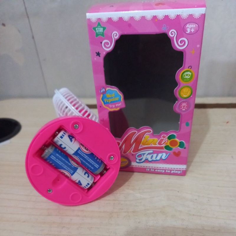 Mainan kipas angin mini