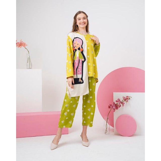 Set mbok jamu semerbak, Oneset bu tejo, baju jumputan