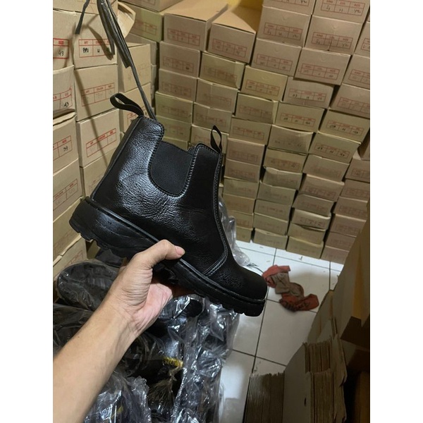 sepatu safety boots pria, sepatu safety ujung besi, sepatu safeti murah