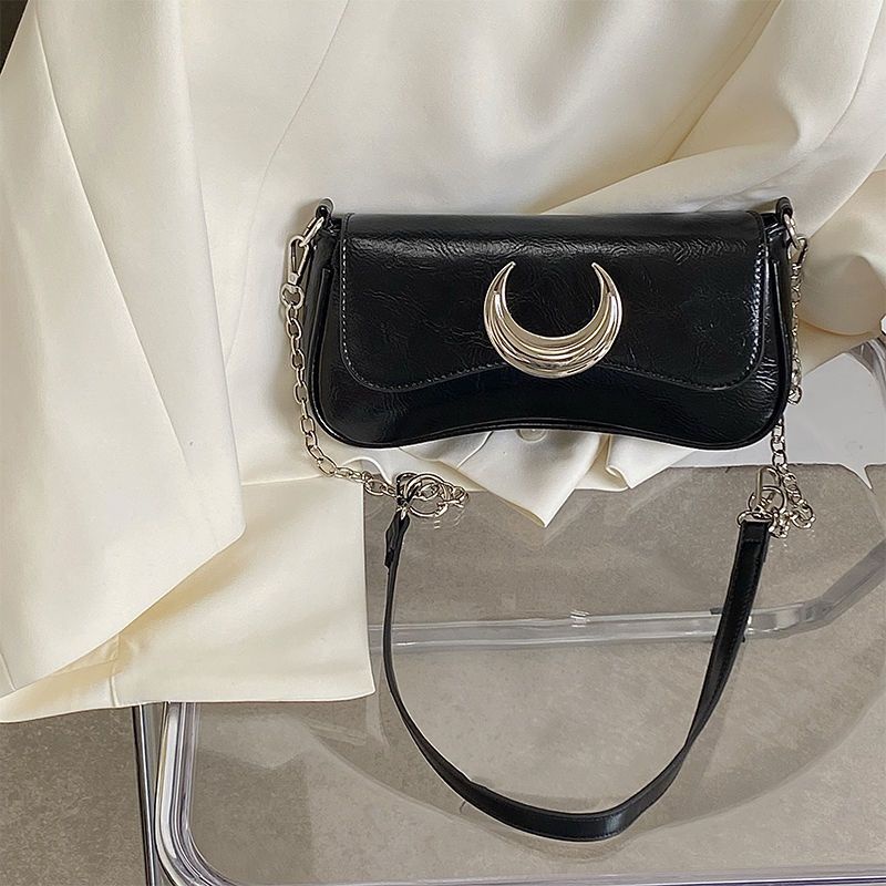 Red 2022 Niche Tas Wanita Baru High-End Moon Lock Tas Bahu Tas Ketiak Hitam Tren Fashion Tas Kurir