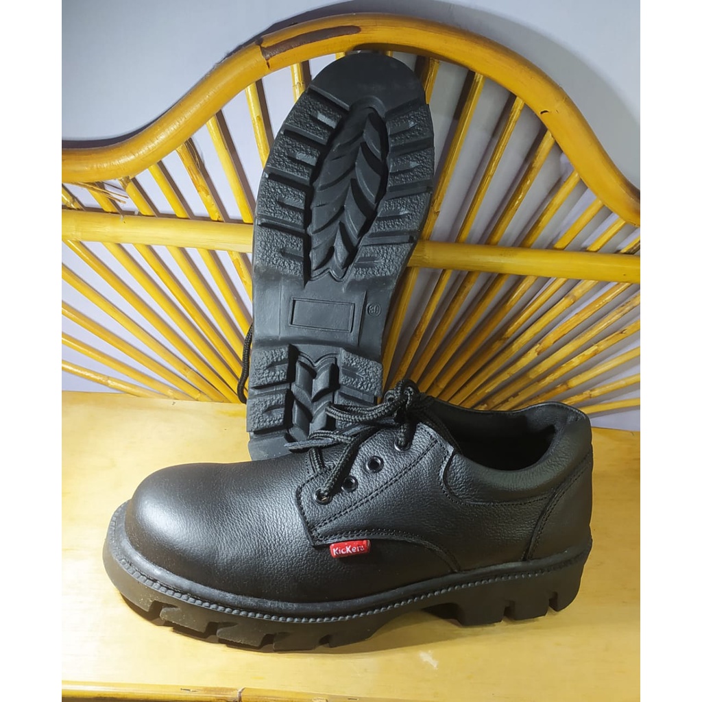 kickers sepatu safety pria semata kaki bertali / sepatu safety kerja pria 100% kulit sapi asli hitam