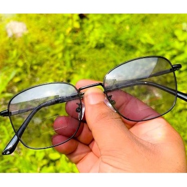 [BONUS BOX] Kacamata Potocromic 2 in 1 Kacamata Photocromic Antiradiasi  Hitam Fashion Unisex  Pria dan Wanita