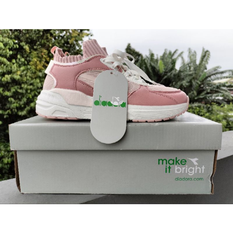 Sepatu Diadora Wanita Original Sale