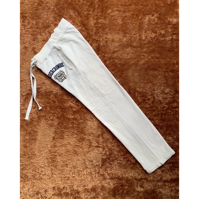 CELANA TRAINING ABERCROMBIE SECOND THRIFT