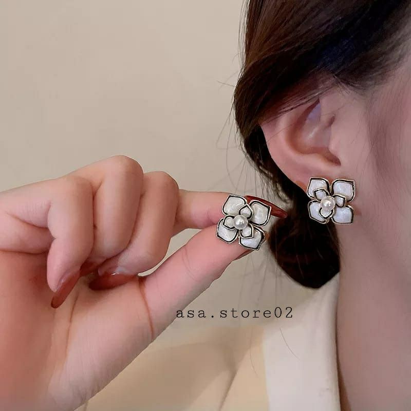 Anting Wanita Tusuk CASANDRA/Aksesoris Fashion