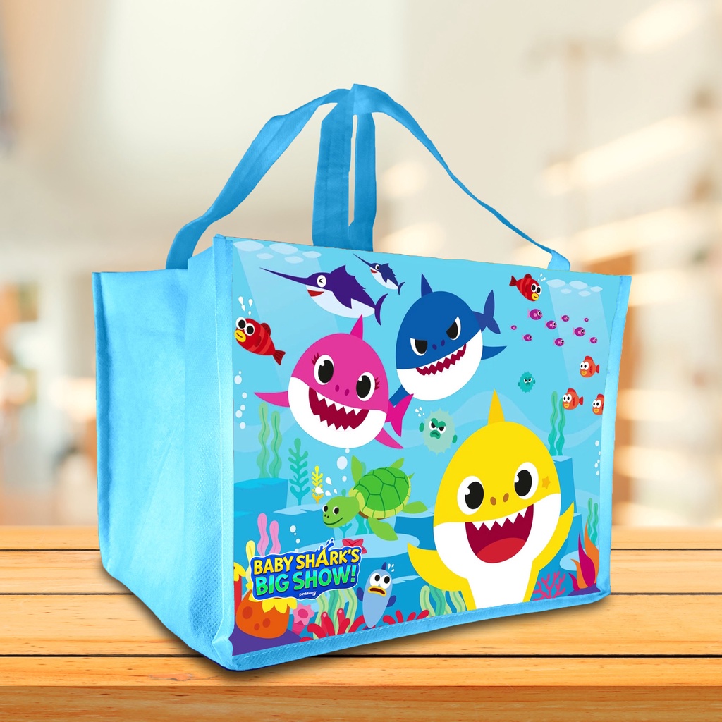 Goodie bag ulang tahun anak Tas Ultah karakter BABY SHARK kain souvernir muat BENTO bisa beli satuan