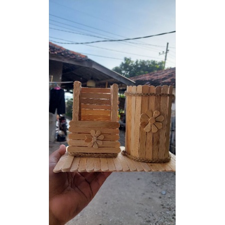 

tempat pensil dari stik es krim
