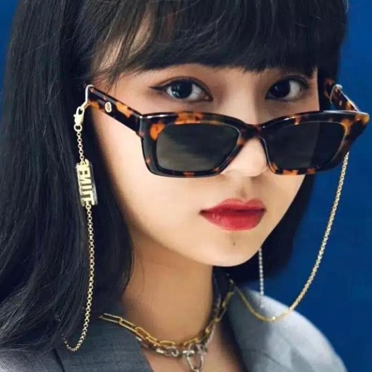 Kacamata Hitam Lensa Gelap Wanita Pria Fashion Show Sunglasses Korean Fashion Kacamata Lebar Viral Tik Tok Kecamata Jennie Kaca Mata Itam Item Korea Persegi Retro Vintage Model Gaya Baru Konser Pantai Banjarmasin Banjarbaru KCH20