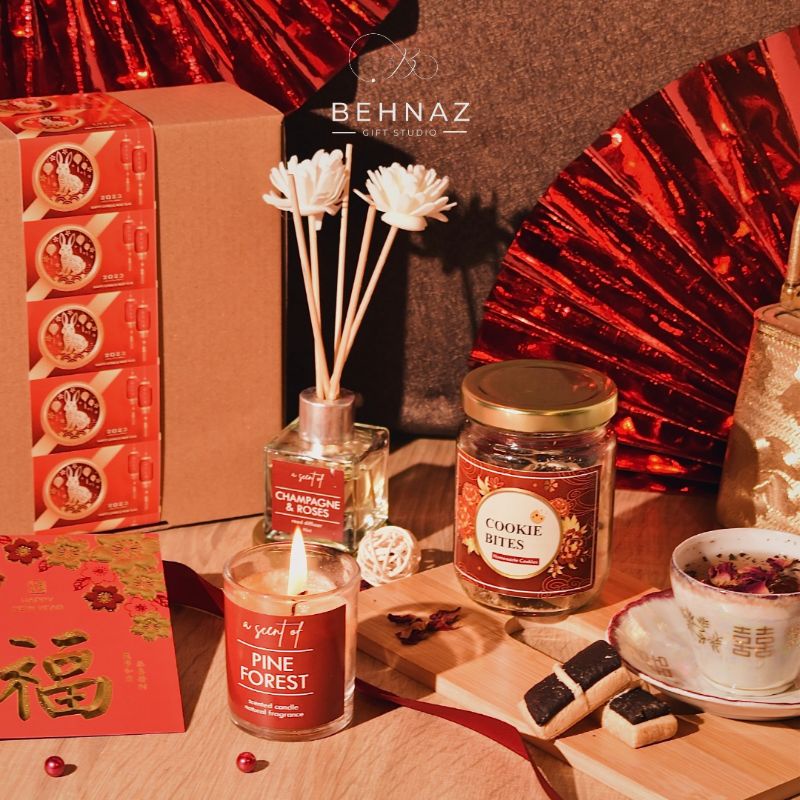 

PROSPERITY PACKAGE - SIAP KIRIM HAMPERS IMLEK CNY 2023 | SCENTED CANDLE | REED DIFFUSER | COOKIES IMLEK CNY | PARCEL IMLEK CNY 2023 | GIFT BOX MERAH | SINCIA | PROPERTI IMLEK | KUE KERANJANG | NIAN GAO | TAHUN BARU CINA CHINA | PREMIUM HAMPERS CNY| BEHNAZ