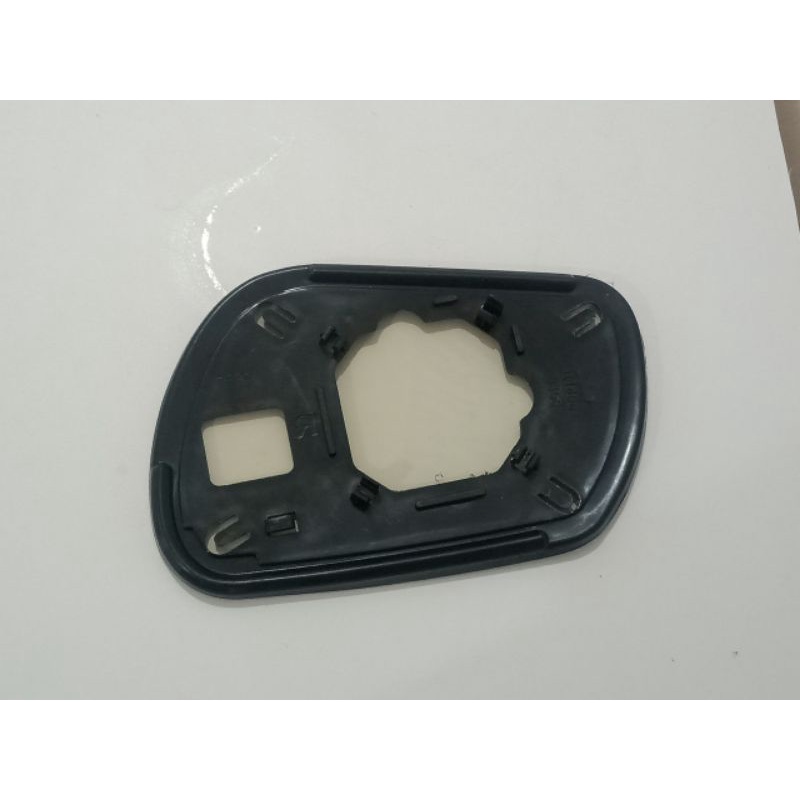 KACA SPION XENIA 2004 - 2011