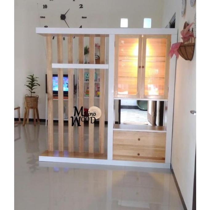 Partisi ruangan kayu solid