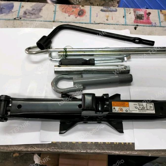 DONGKRAK MOBIL AVANZA