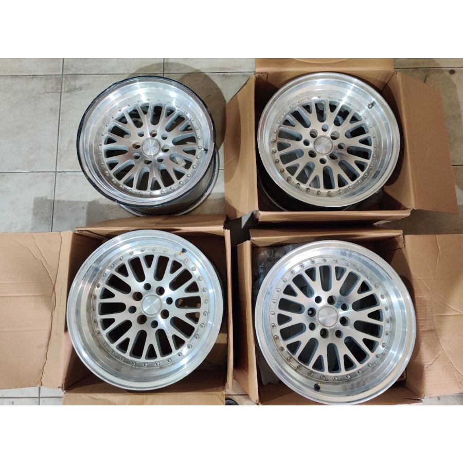 Velg Mobil Bekas Seken Ring 16 Lubang 4 CLASSIC HSR R16 Lebar 8-9 ET10