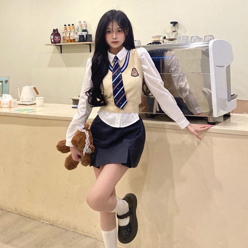 Red Seragam kuliah gaya V-neck pendek rajutan rompi kerah kemeja putih tas pinggang tinggi pinggul rok hot gadis setelan jas tiga potong