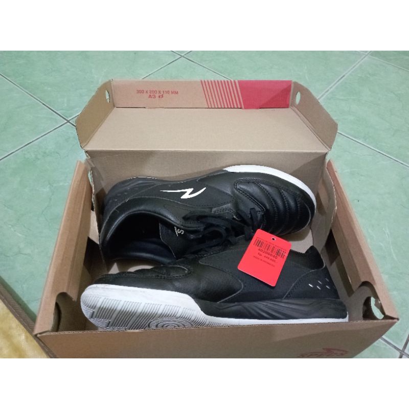 sepatu futsal metasala maverick