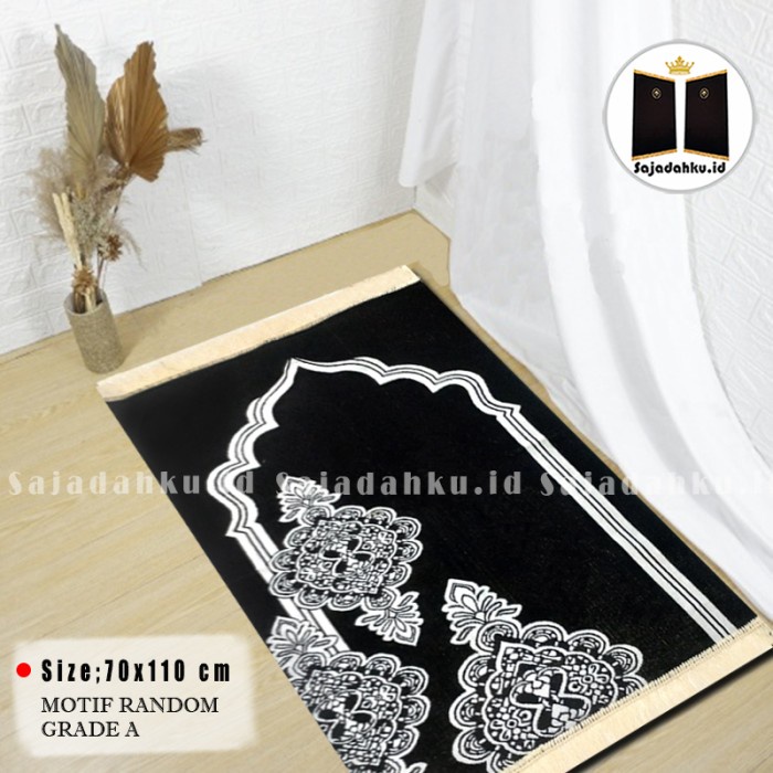 Sajadah sajadah Turki kiswah hitam tebal bulu bludru halus - PBL(O9C6) Sajadah Turki Tebal REAL PICT