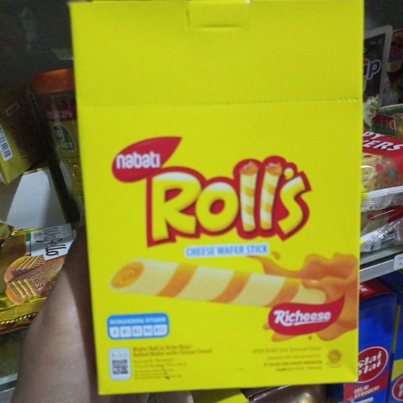 Rolls nabati Astor isi krim keju