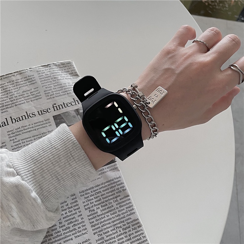 Jam Tangan Wanita A0199 Jam Elektronik Persegi-Hitam
