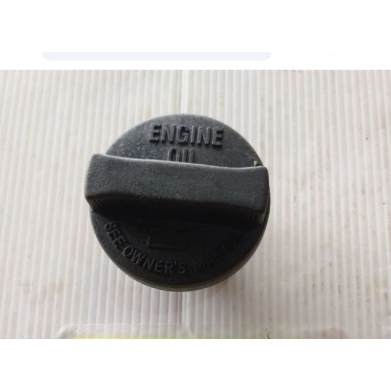 Tutup oli mesin suzuki Apv baleno Aerio Futura injection