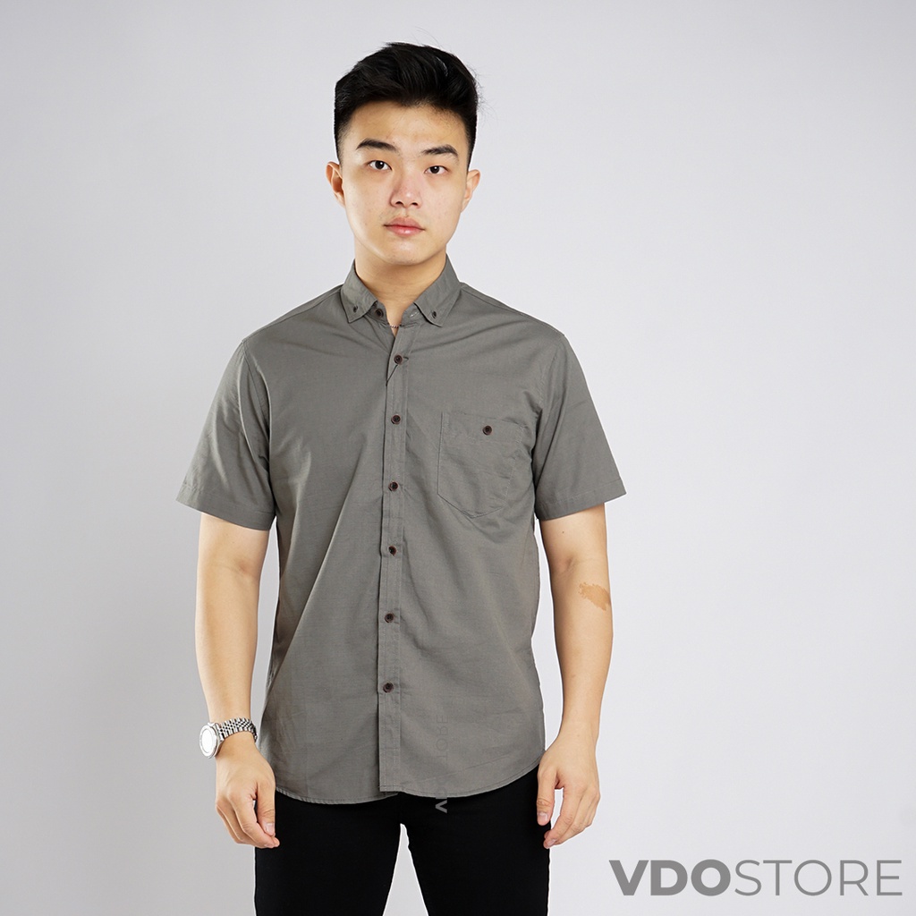 KEMEJA PRIA ABU TUA BASIC LENGAN PENDEK BAJU POLOS DEWASA PREMIUM KEMEJA KERJA TEBAL M L XL HITAM PUTIH NAVY ARMY CREAM KEMEJA KANTOR FORMAL SANTAI CASUAL SEMI KASUAL VIRAL MURAH KATUN KUALITAS WHITE SHIRT