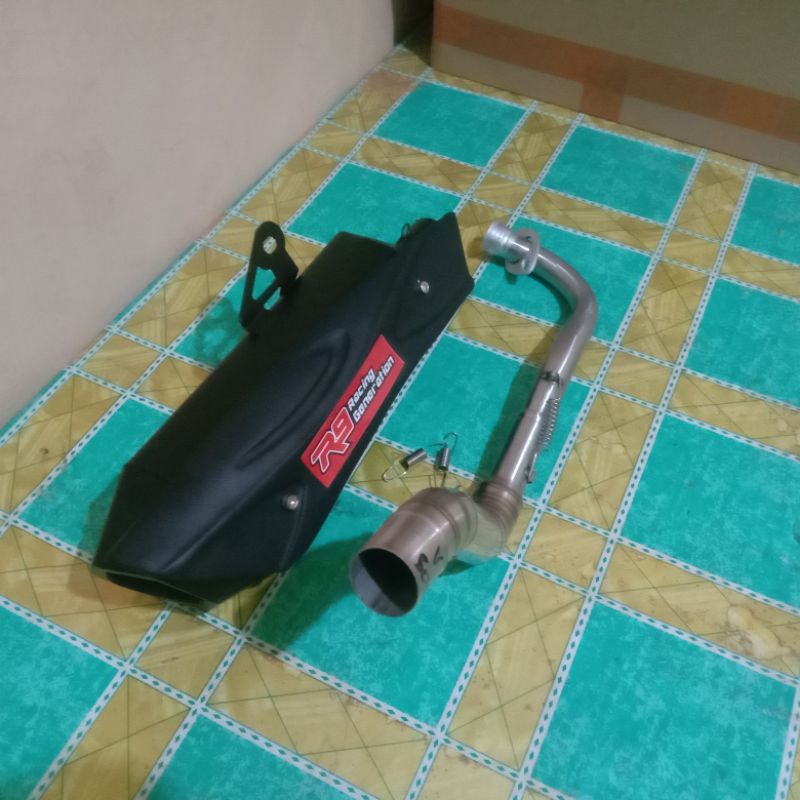 Knalpot R9 Misano standar racing inlet 38 mm untuk motor Aerox lama Lexsi