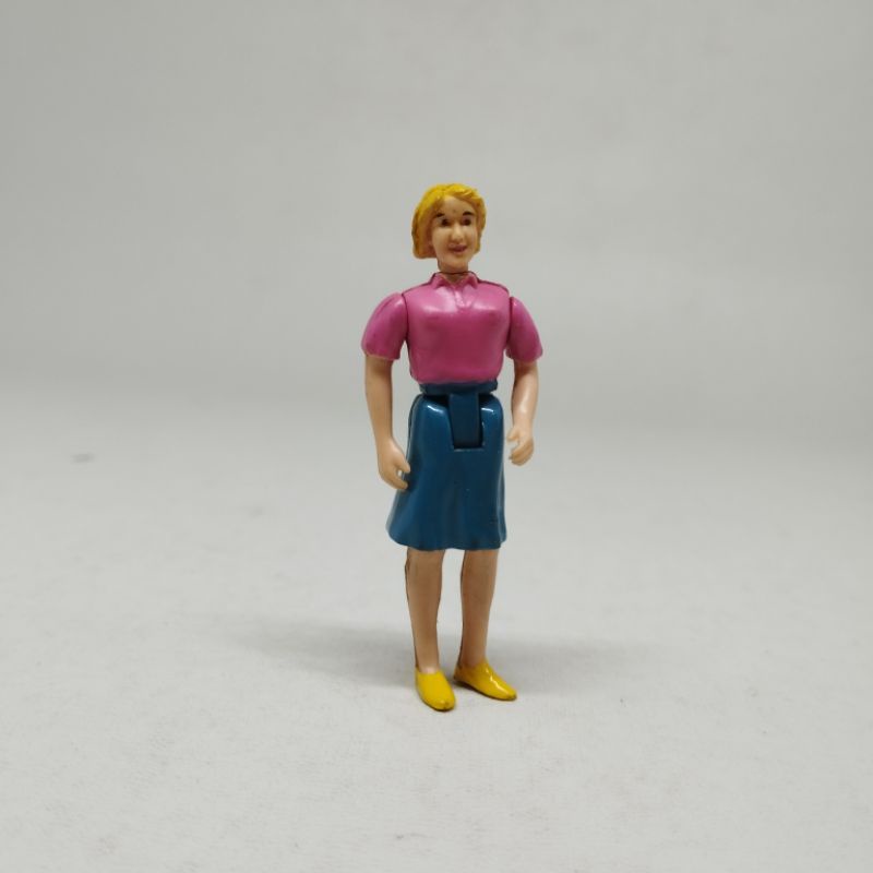 Mini Figure Wanita Baju Pink