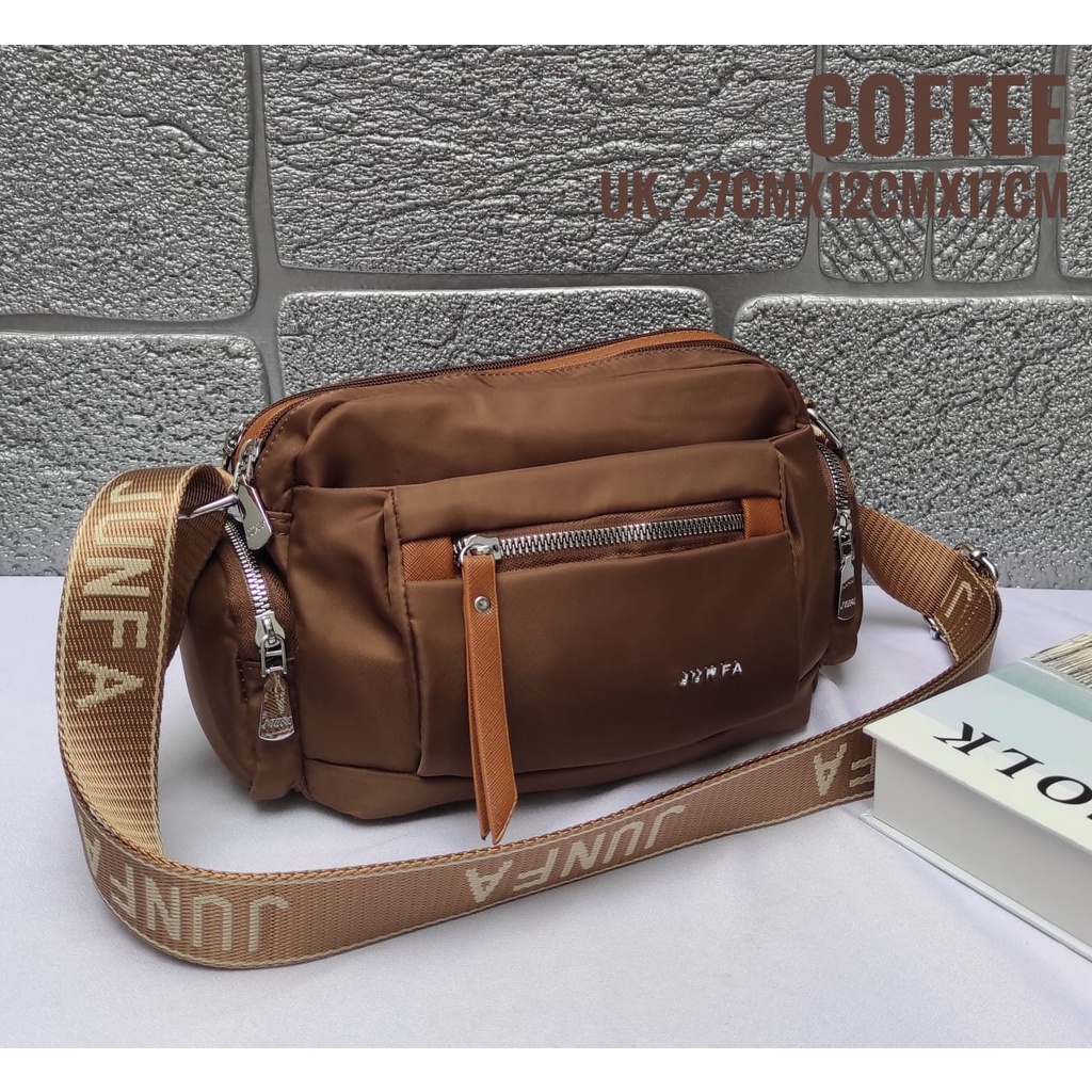 Tas Selempang Wanita Tas Junfa 2096-362 size 26x10x15 cm. Tas Selempang Junfa Import BEST SELLER.!!!! Bisa bayar Ditempat.!!!