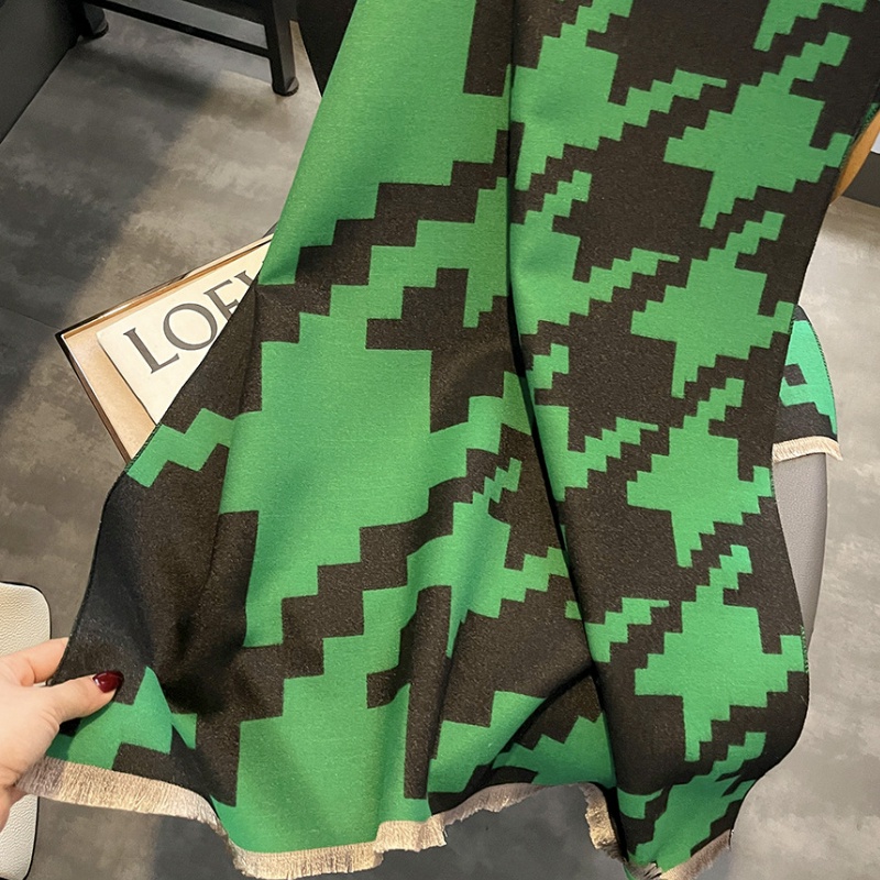 Syal &quot;Era&quot; 65 x 190 Anggun motif yang mewah Bahan High Grade Cashmere Immitation