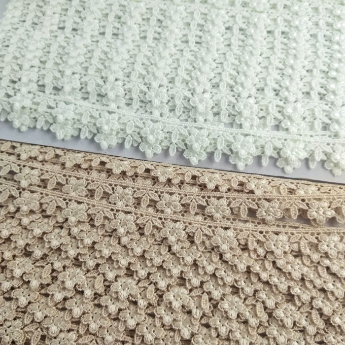 Renda Renda Gipper Bunga Kecil Berdaun 3 Lebar 1.5Cm (Per Meter) Rdg13