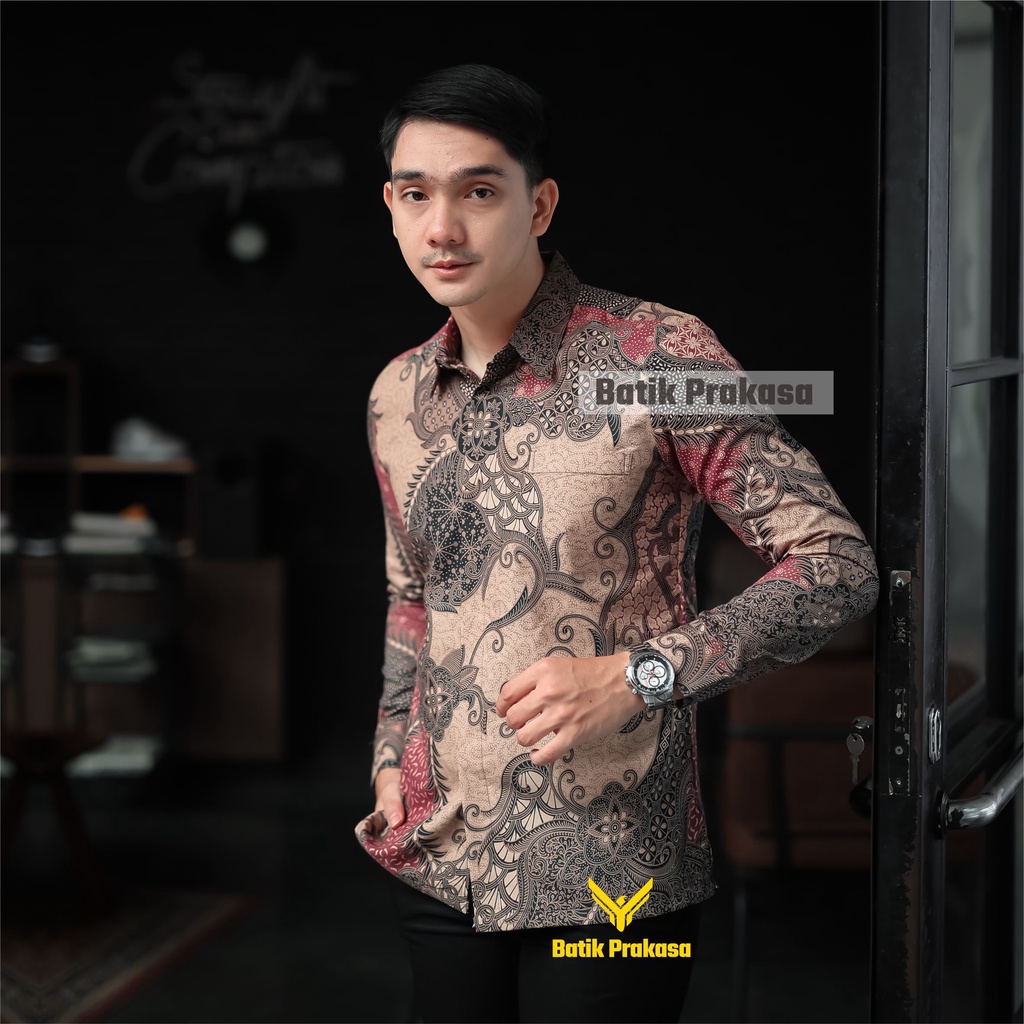 Kemeja Batik Prakasa Motif Akral Wikan Slimfit Lengan Panjang Batik Solo