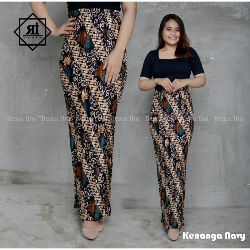 Rok Plisket MEGA MENDUNG AYUNDA RAMBAT Jumbo / Rok Kebaya / Setelan Kebaya / Kebaya Modern / Kebaya bredisment / Kebaya Wisuda / Kebaya Kondangan / Kebaya Jumbo / Kebaya Kutubaru / Kebaya Jadi / Rok Batik / Rok Rempel / Kebaya Warna Hitam Milo Coksu Marun