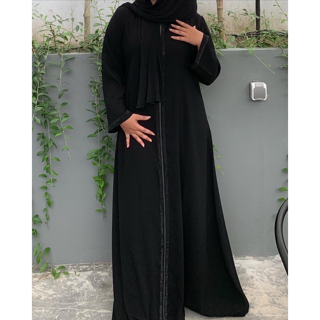 abaya zipper series dark black // abaya polos // abaya dubai // gamis hitam // busana muslimah //