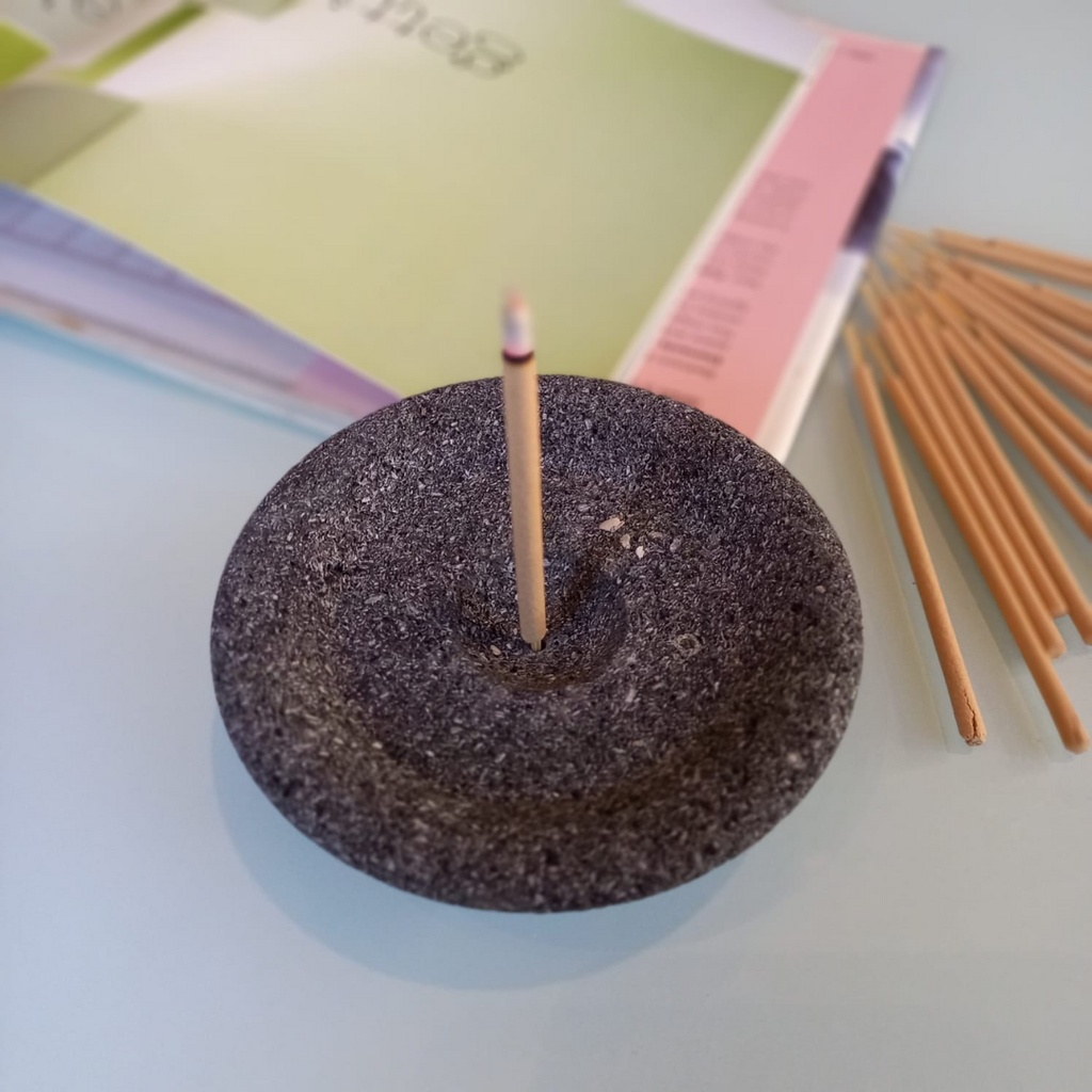 Leolle Incense Holder Tempat Dudukan Dupa Aromaterapi 3 batang Stick Dupa Bhukur Mangkok Batu Lava R