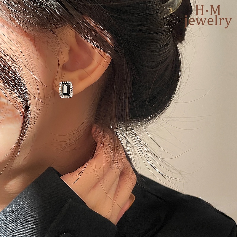 Anting Hitam AAA Zircon Square Kecil Dan Halus Ear Stud Premium Frosty Style Earrings