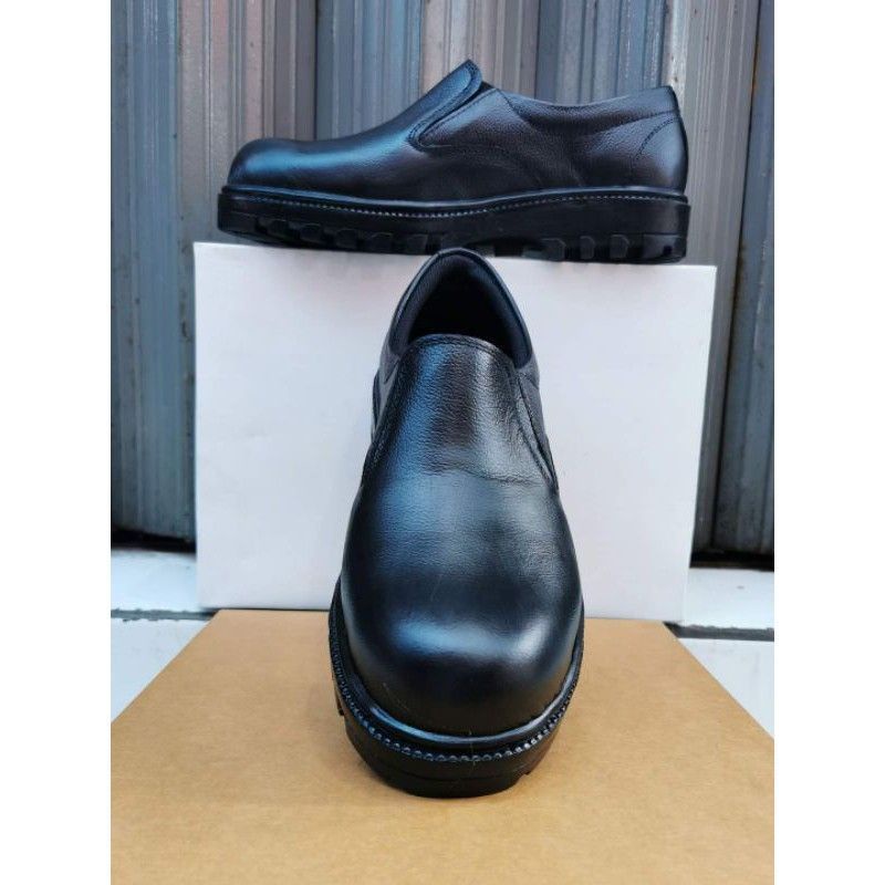 sepatu safety slip on polos, safety ujung besi, sepatu keeja safety