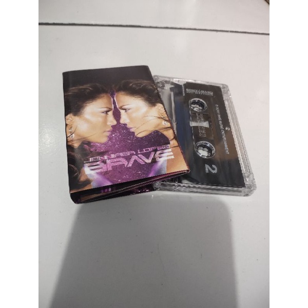 kaset pita jennifer lopez / brave