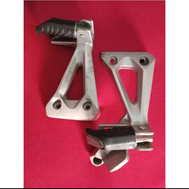 Footstep postep bostep pijakan kakai belakang step Blade lama Revo absolute ori