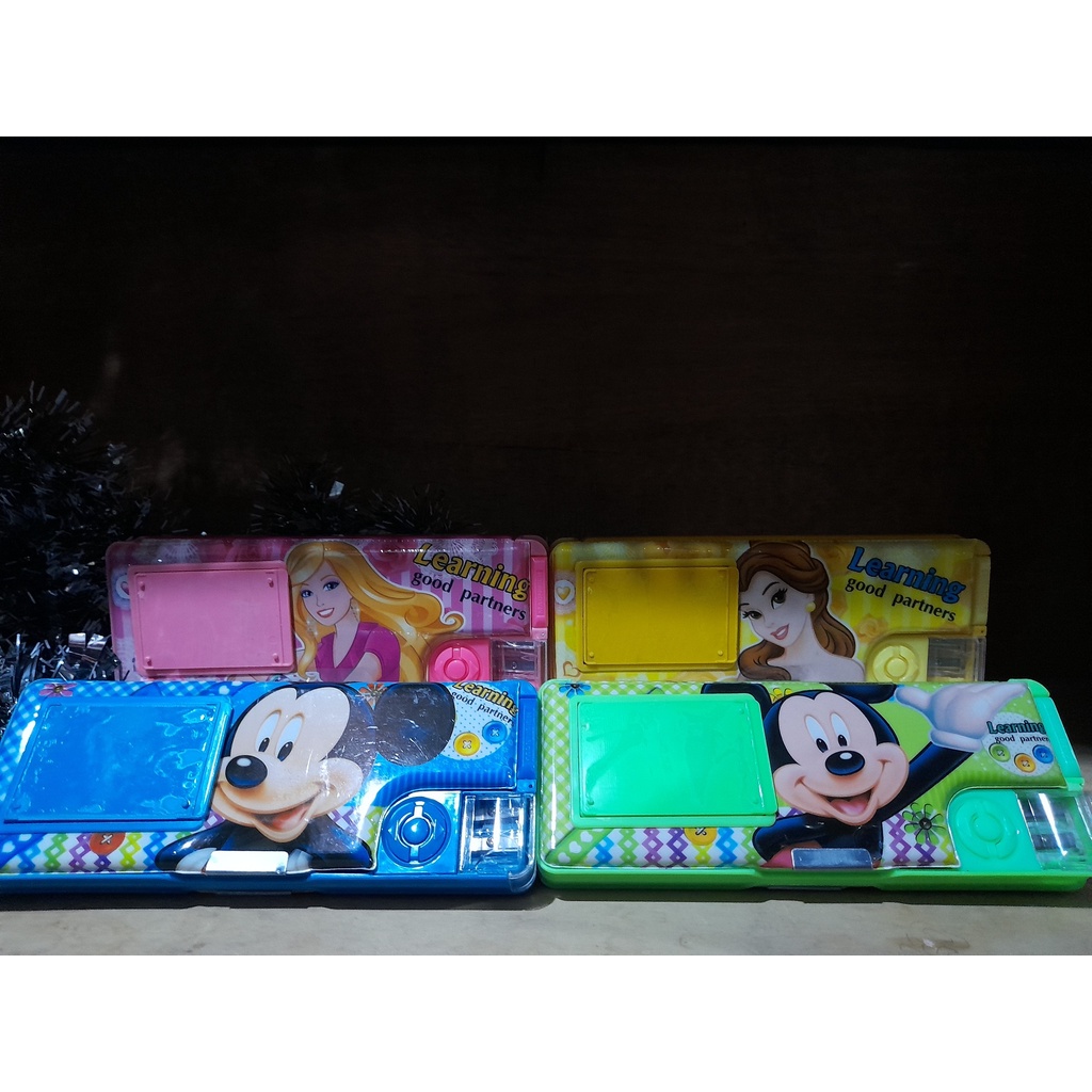 

Tempat Pensil PC MAGNET S-8106
