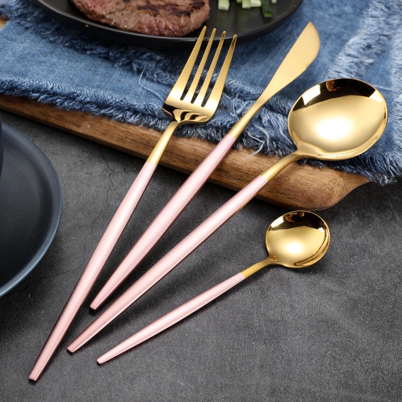 Gift Premium Souvenir Kado Hadiah Pernikahan Set Perlengkapan Makan Sendok Garpu Pisau Black Gold