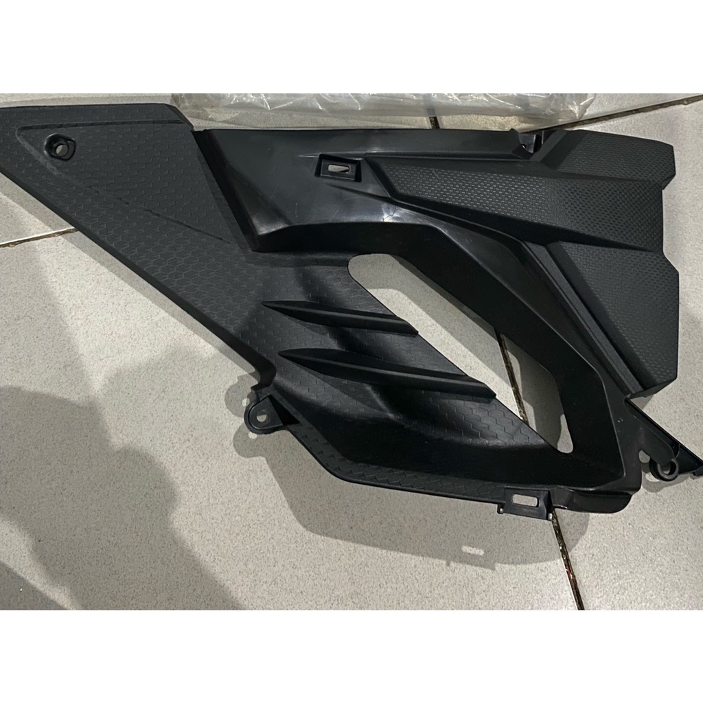 50285-K15-600 Shroud L Inner Sayap Dalam Kiri CB 150 R LED 2018 - 2020