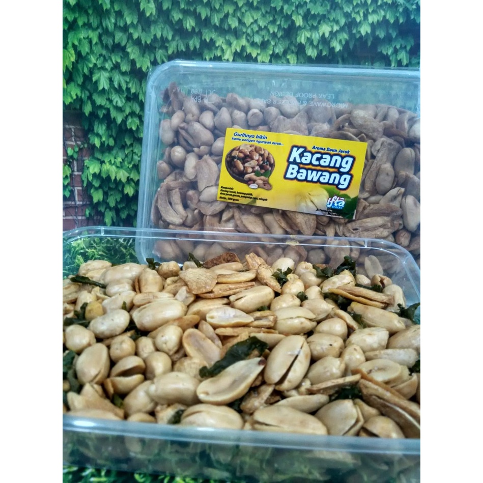 

Kacang Bawang Aroma Daun Jeruk Gurih Renyah Asin 250 Gram IFTA SNACK