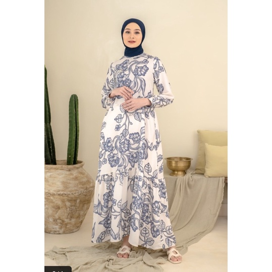 Amara Dress Wearing Klamby