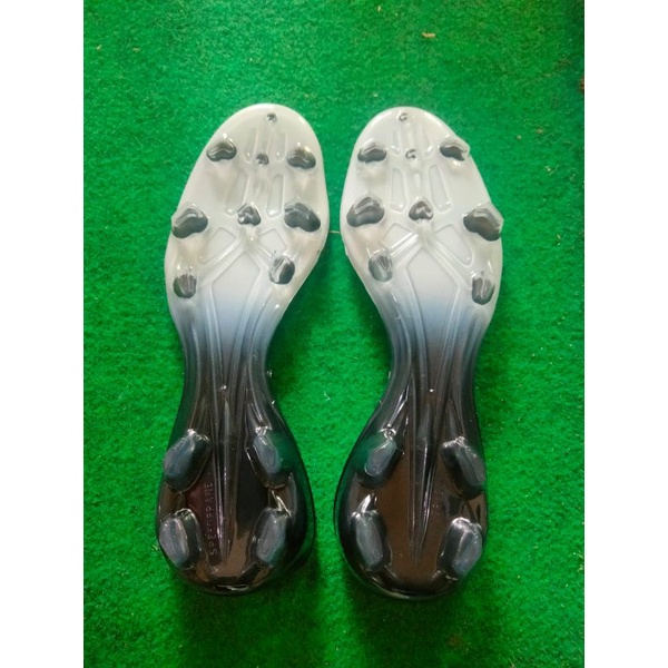 SOL SEPATU BOLA PUL 11 2 WARNA  W-02