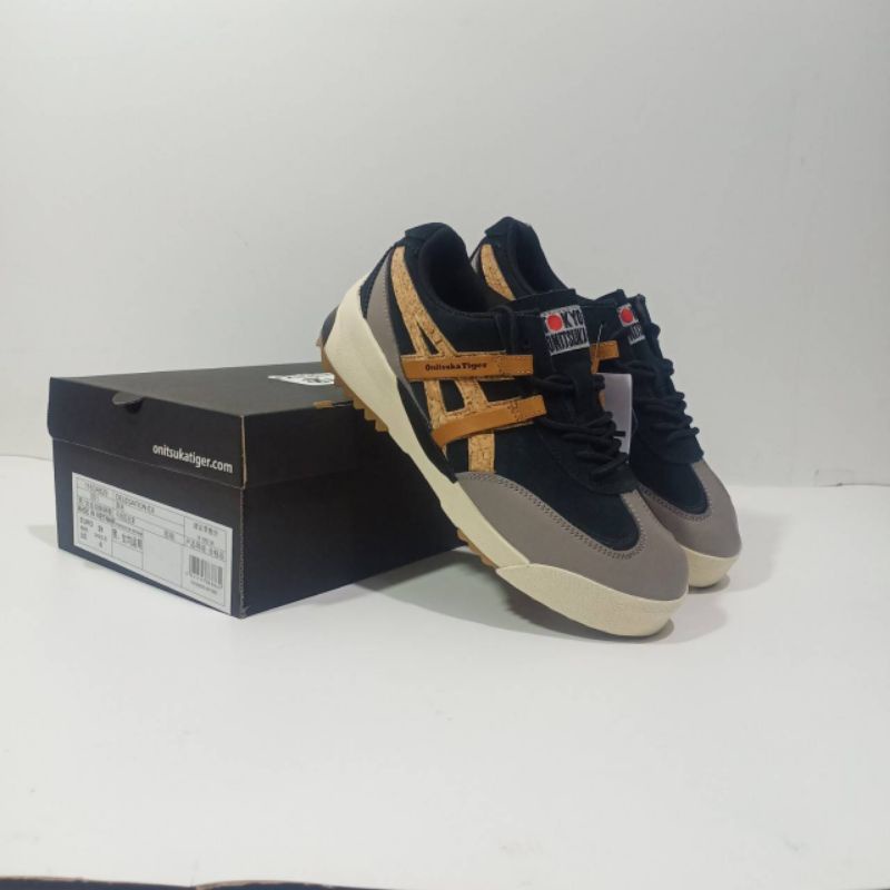 sepatu ONITSUKA TIGER DELIGATION EXBLACK WHITE BROWN made in VIETNAM