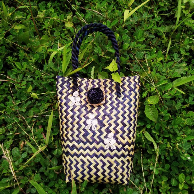 Souvenir Tas / Tas Purun / Tas Hiasan / Tas Anyaman Purun Khas Kalimantan