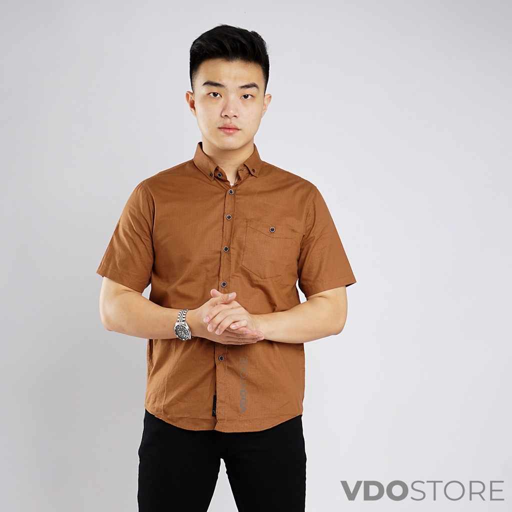 KEMEJA PRIA COKLAT BASIC LENGAN PENDEK BAJU POLOS DEWASA PREMIUM KEMEJA KERJA TEBAL M L XL HITAM PUTIH NAVY ARMY CREAM KEMEJA KANTOR FORMAL SANTAI CASUAL SEMI KASUAL VIRAL MURAH KATUN KUALITAS WHITE SHIRT