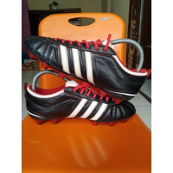 Sepatu Bola Adidas Adi Questra second like new