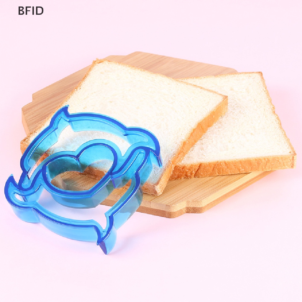 [BFID] Pemotong Cetakan Roti Tawar DIY Kreatif Bentuk Lucu Sandwich Toast Cookie Plastic Mold [ID]