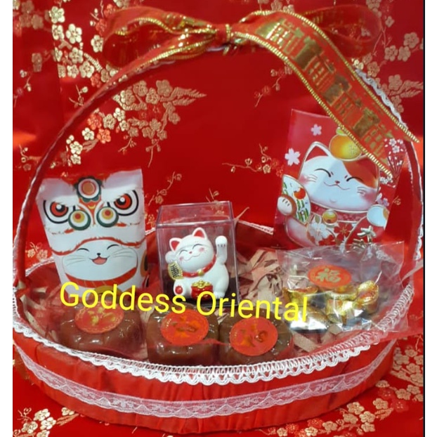 

Kue Keranjang Imlek Kucing Rejeki Hoki Lucky Cat Maneko Neki Solar +Coklat Yuan Bao Yenpao + Free Angpao 7 pcs Gift Hamper