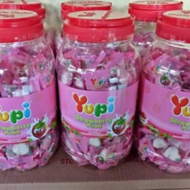 

CodeG1s6R PERMEN YUPI STRAWBERRY KISS JAR / TOPLES - ISI 125-130PCS exp 2023